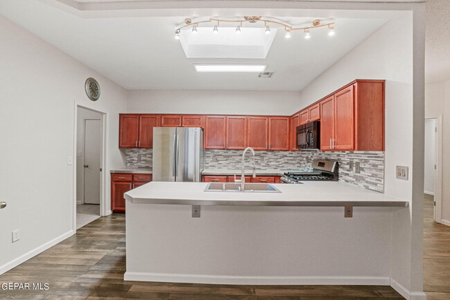 Building Photo - 6753 Parque Del Sol Dr