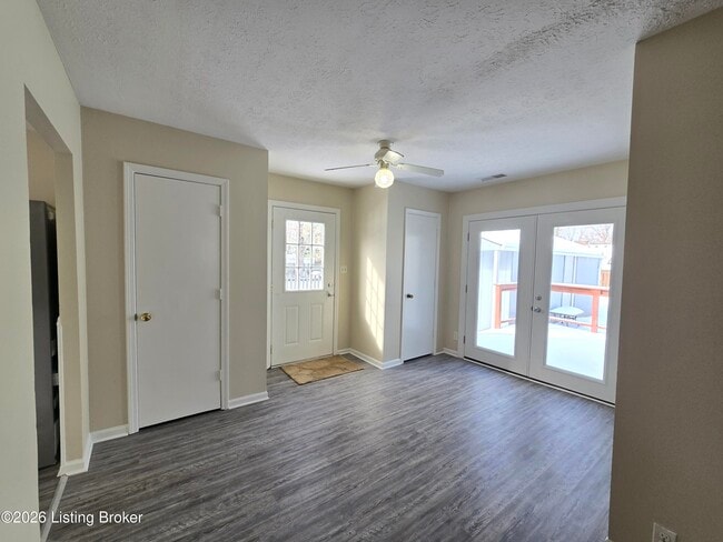 Building Photo - 214 Alpha Ave