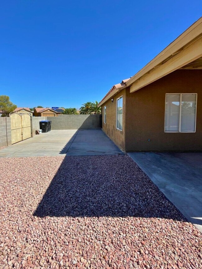 Building Photo - NEWLY RENOVATED 3BD/2BA SINGLE FAMILY HOME IN NORTH LAS VEGAS!