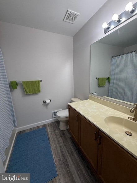 Building Photo - 305 Crosswinds Dr