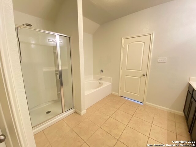 Building Photo - 7810 Creekshore Cove