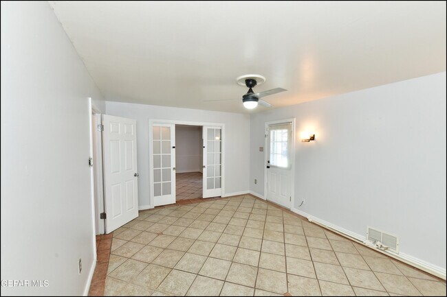 Building Photo - 415 Balboa Rd