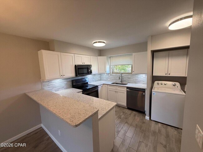 Building Photo - 4301 Bay Point Rd