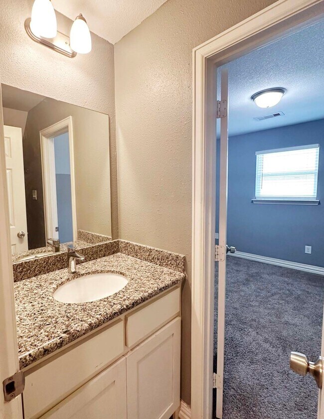 Building Photo - 7638 Bronze Trail Dr