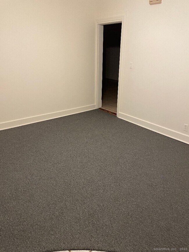 Building Photo - 46 Stearns St