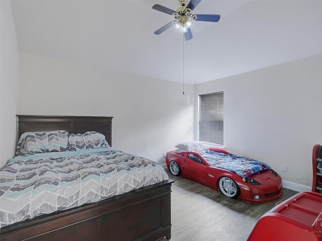 Building Photo - (1 Month Free with 16-Month Lease) Updated 3BR/2.5BA Home with Fireplace & Open Layout