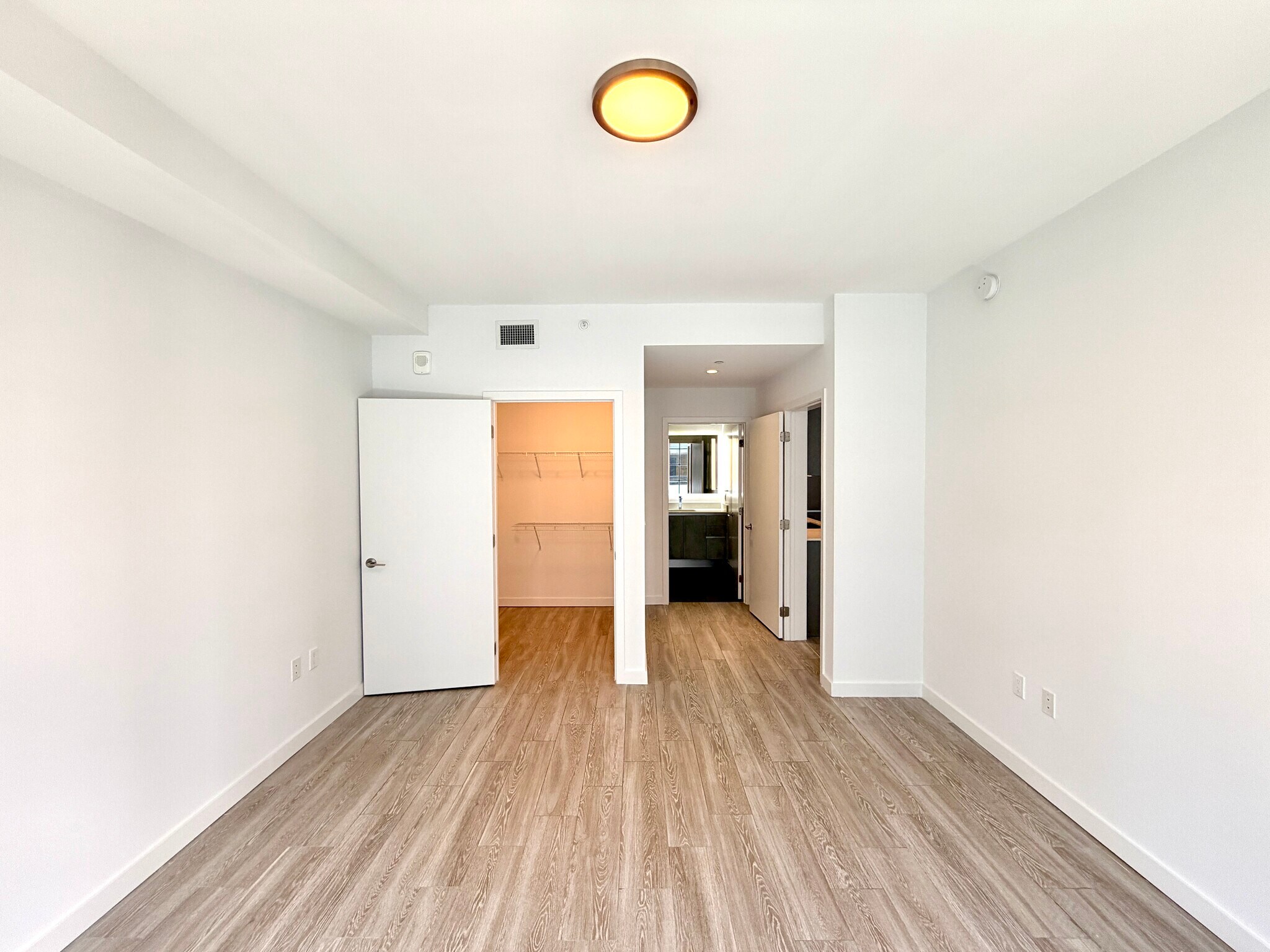 Building Photo - 558 NW 30th St