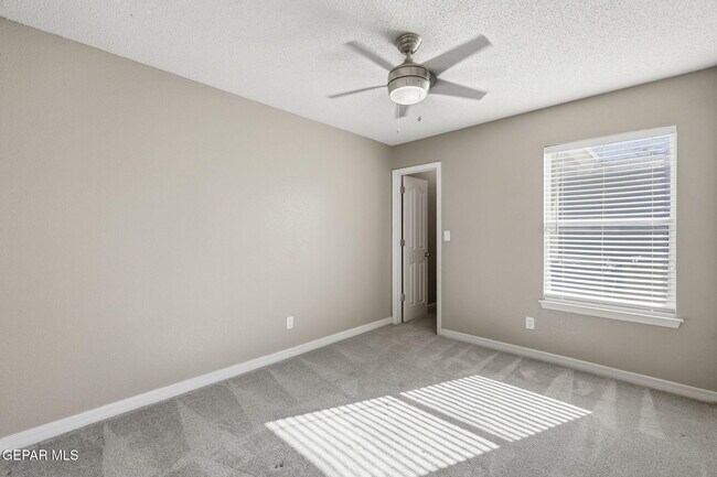 Building Photo - 2913 Pino Blanco Pl