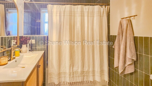 Building Photo - Serene retreat in the heart of Dalton!