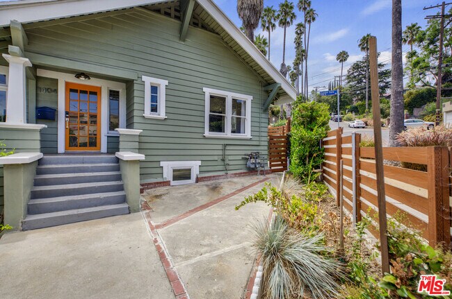 Building Photo - 1404 Maltman Ave