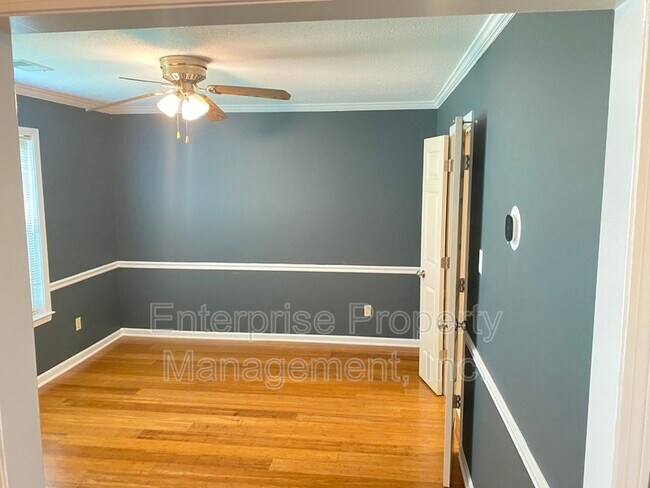 Building Photo - 3840 Charbon Ln