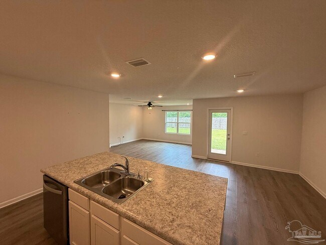 Building Photo - 1933 High Rdg Ct