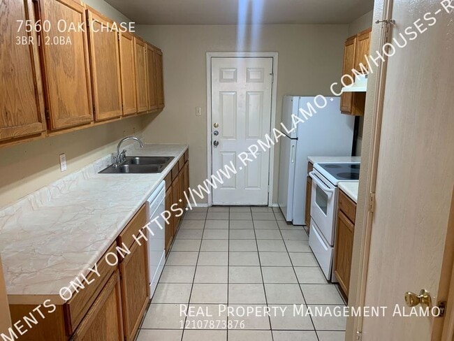 Building Photo - 7560 Oak Chase