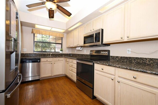 Building Photo - 2021 Arbor Way