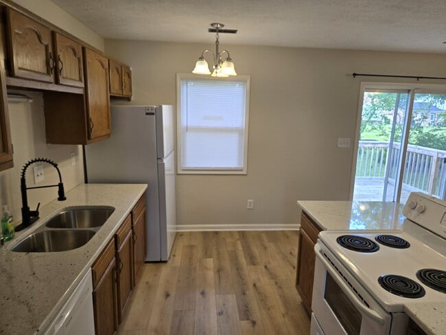 Building Photo - 4803 E Indian Trail