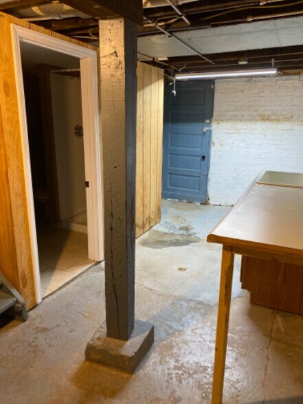 Building Photo - 807 Kingshighway St
