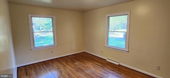 Building Photo - 45565 Camelot Ct