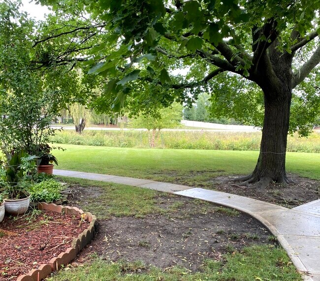 Building Photo - 322 Inverrary Ln