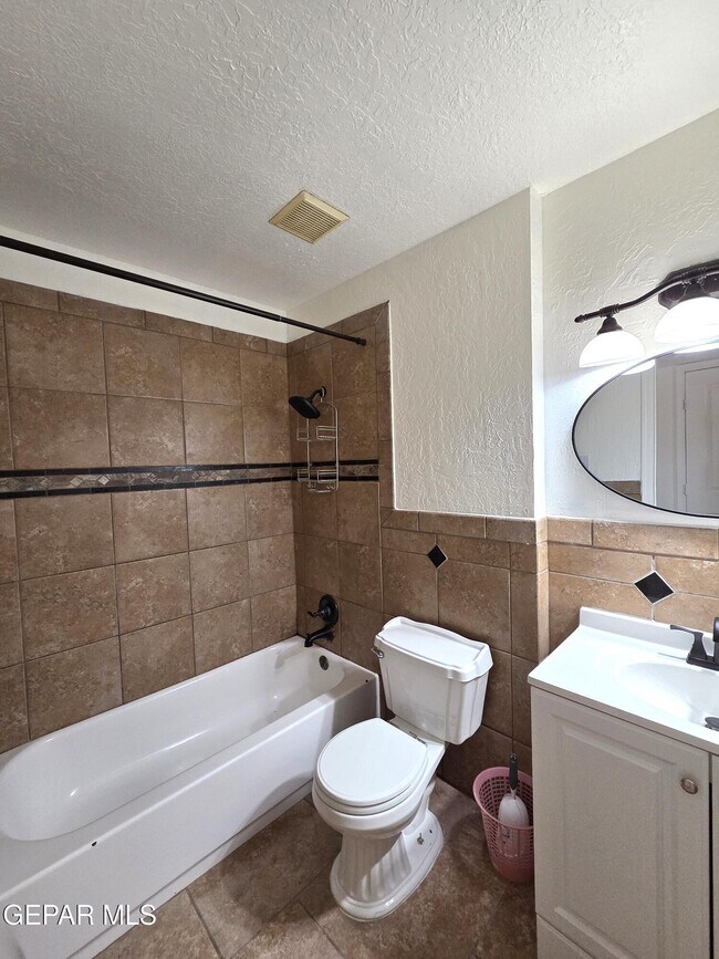 Building Photo - 15341 Werling Ct