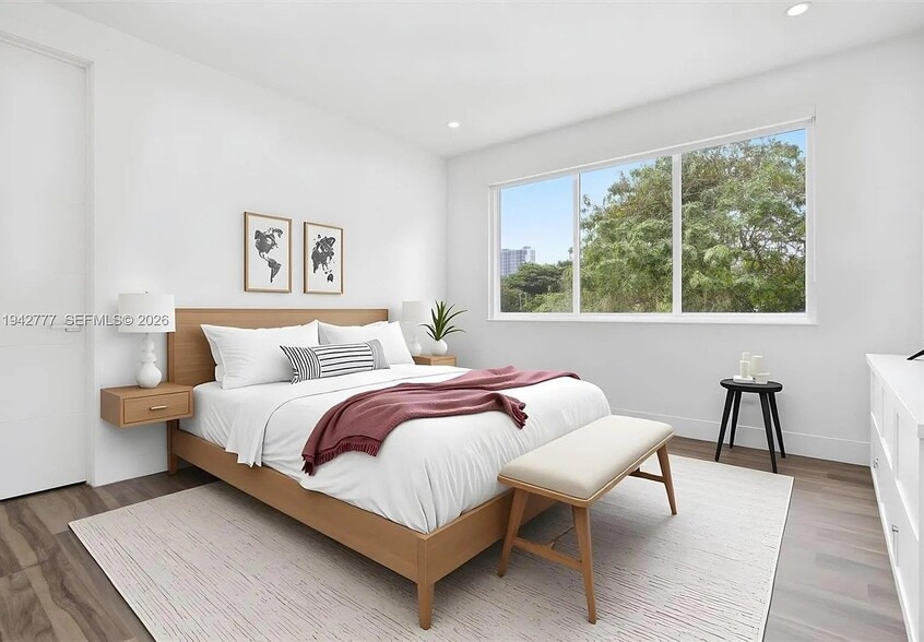 Building Photo - 2852 SW 32nd Ct