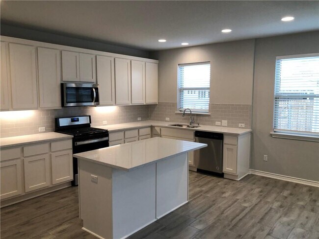 Building Photo - 2329 Pecan Island Dr
