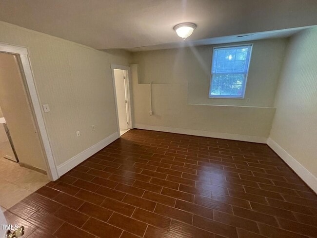 Building Photo - 5001 Knightsbridge Way