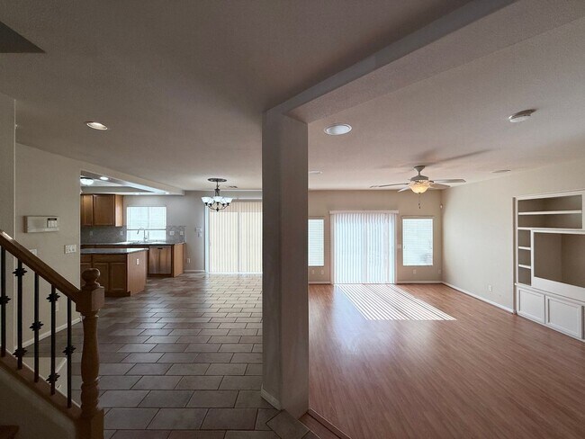 Building Photo - Well-Maintained 2-Story Home with Function...