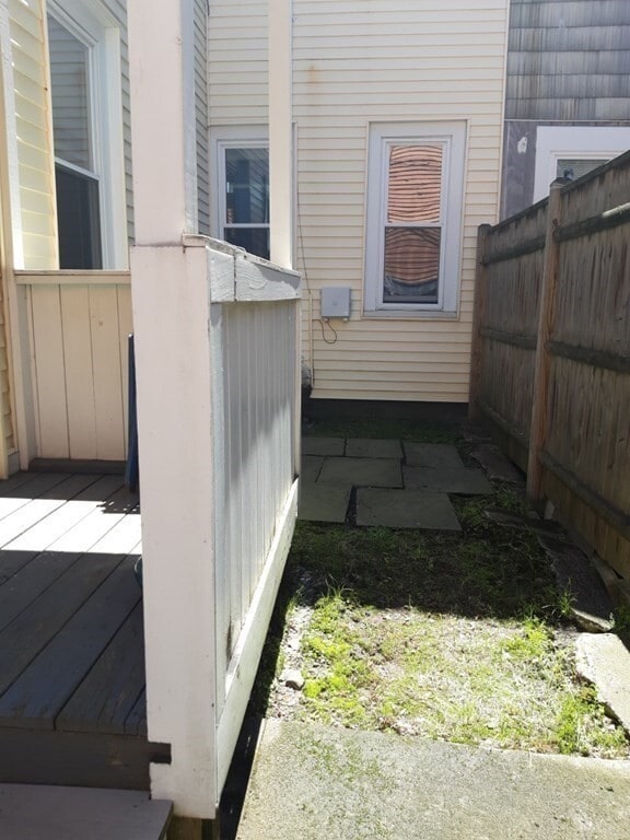 Building Photo - 334 Bunker Hill St