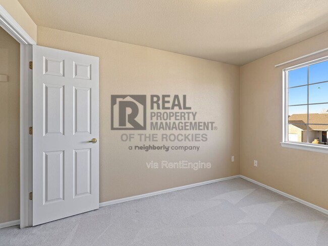 Building Photo - 509 Jansen Dr