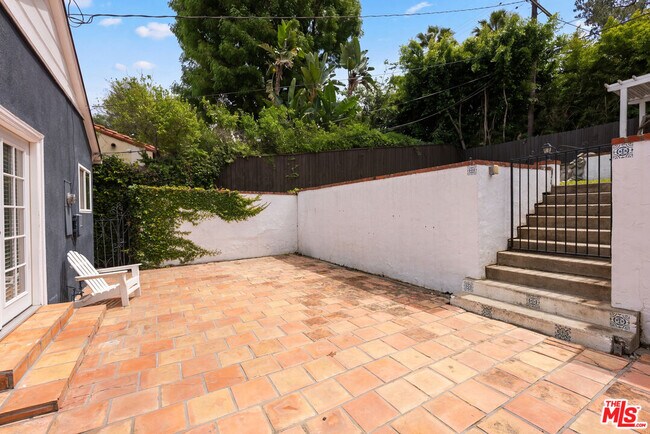 Building Photo - 3740 Lankershim Blvd