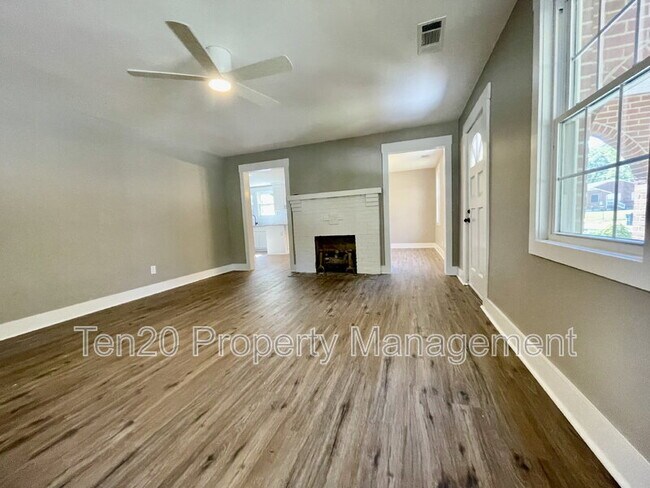 Building Photo - 1720 19th Ave