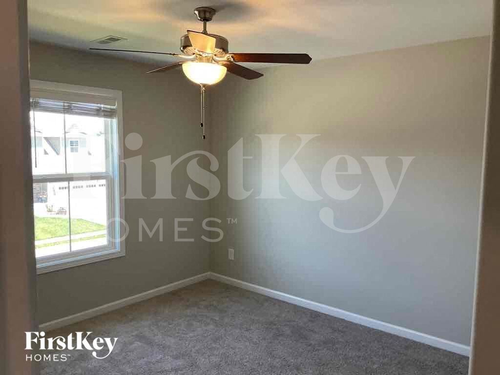 Building Photo - 1349 Millet Dr