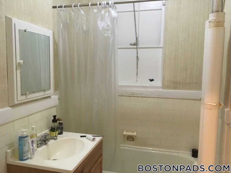 Building Photo - 17-19 Washington St.