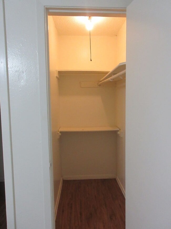 Building Photo - 6910 Millrace Dr