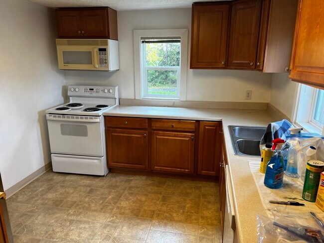 Kitchen - 1428 Latouche St