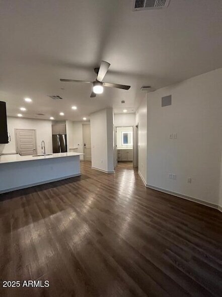 Building Photo - 1225 N Arizona Ave