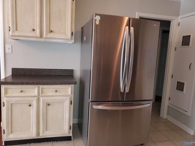 Building Photo - 2248 Norwood Dr NW