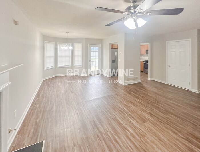 Building Photo - 700 Newport Dr