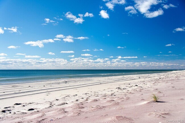 Building Photo - 40 Dune Rd