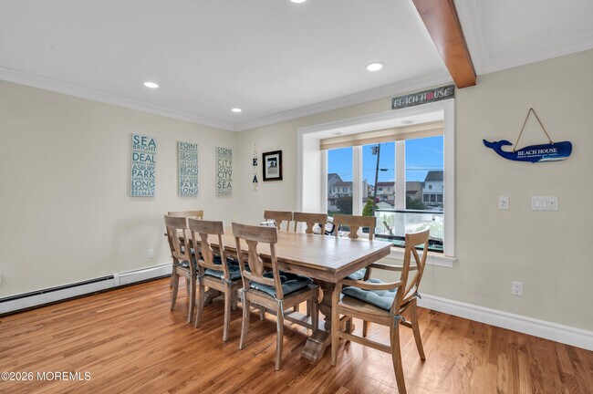 Building Photo - 15 Seville Dr