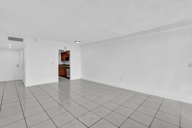 Building Photo - 2350 NE 135th St