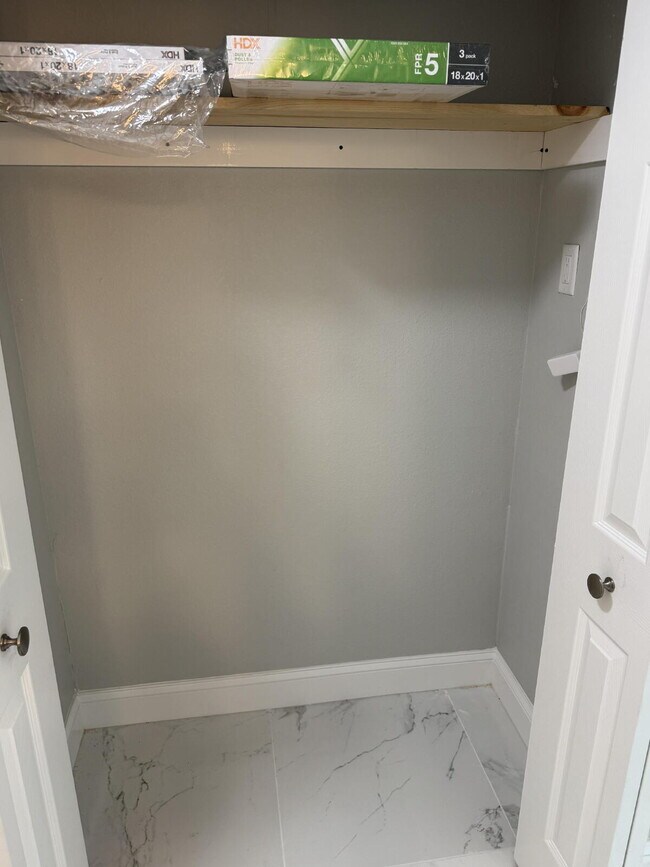 Building Photo - For Rent with Lawn and Pool Service Included!