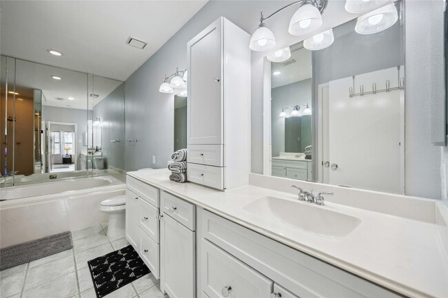 Building Photo - 3292 Holly Hall St