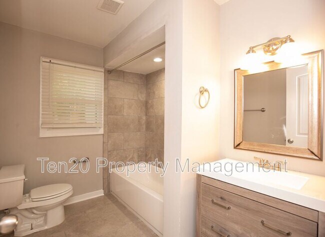 Building Photo - 3116 Culver Dr