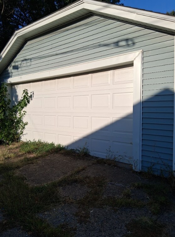 Building Photo - 418 S Hancock Ave