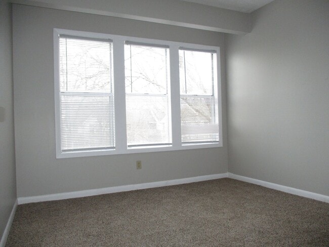 Building Photo - 6771-4 Willowbrook