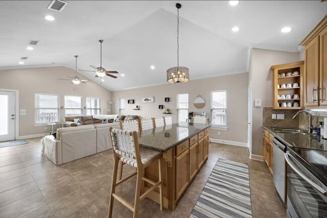 Building Photo - 2423 Sand Drift Ln