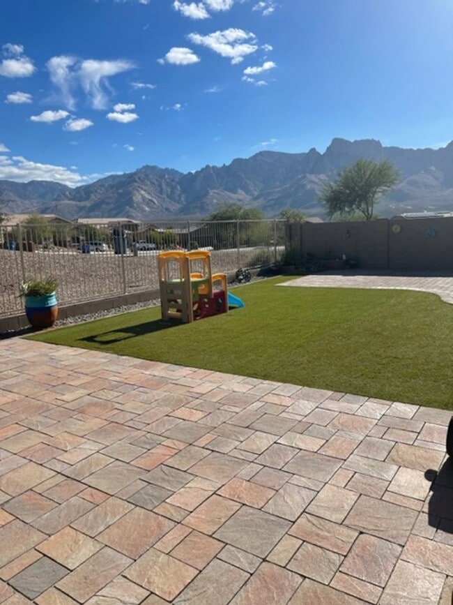 Building Photo - STUNNING NEWER HOME- GATED