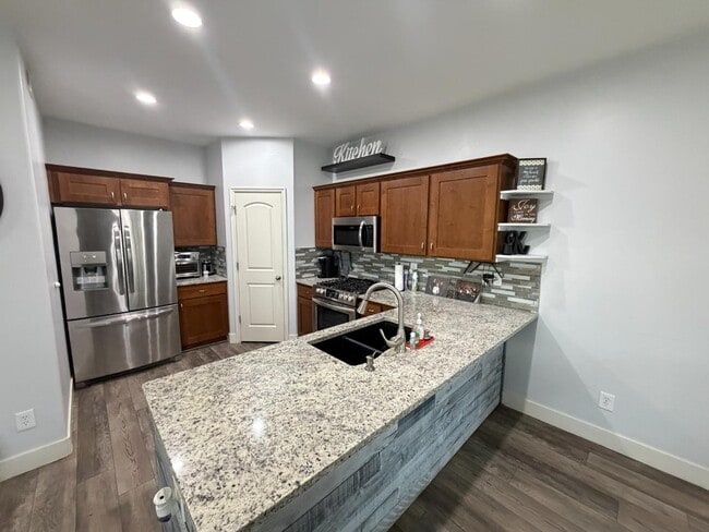 Building Photo - 6929 S Vlg Hvn Dr