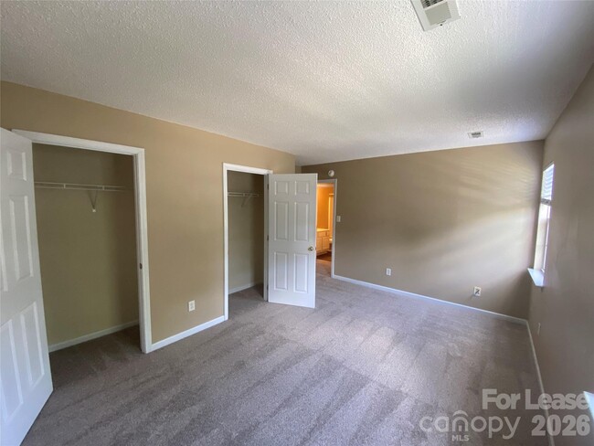 Building Photo - 5422 Waverly Lynn Ln